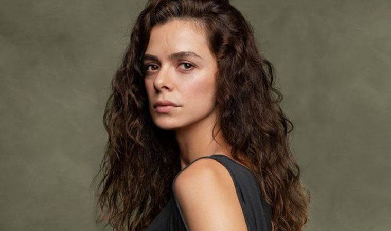 Özge Özpirinçci’nin polis baskınlı doğum günü partisine ünlü gazeteciden tepki: “Magazinciler ihbarcılık yapmışsa rezalet”