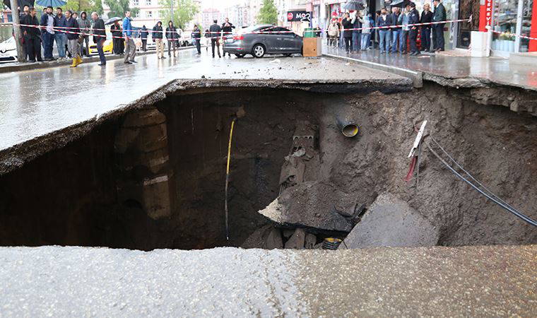 Hindistan: Çukurlar bir yılda 3 bin 600 can aldı