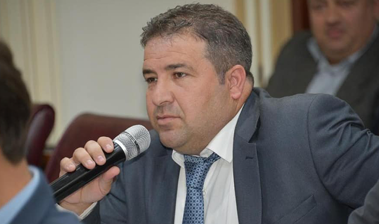 Yunusemre Belediyesi'nin AKP'li üyesi Hamza Durmuş çok sert suçlamalarla istifa etti