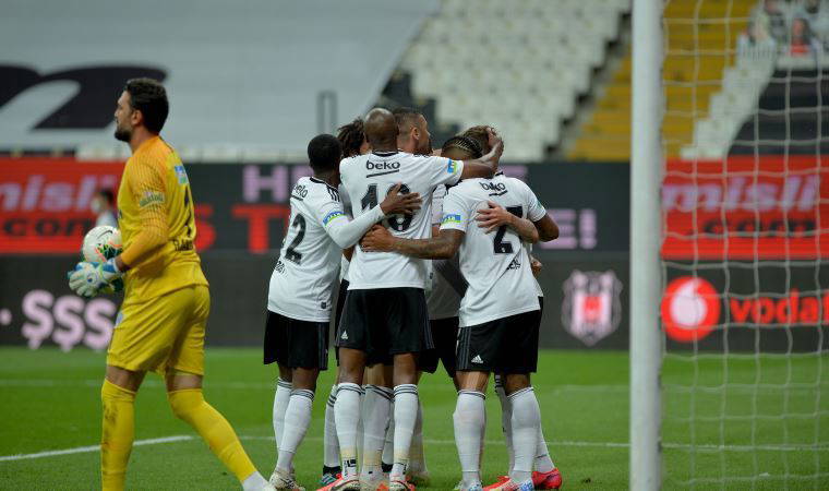 Beşiktaş'ta sene sonu sözleşmesi bitecek futbolcular