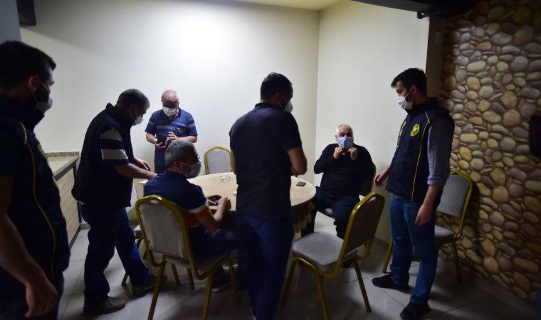 Polis baskın düzenledi: Üstü pastane altı kumarhane