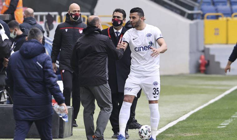 Kasımpaşalı Aytaç Kara'dan Arda Turan'a kum saatli gönderme