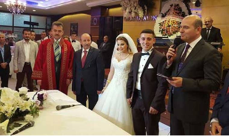 Soylu, Sedat Peker'in işaret ettiği 'akrabanın' nikâh şahidi çıktı