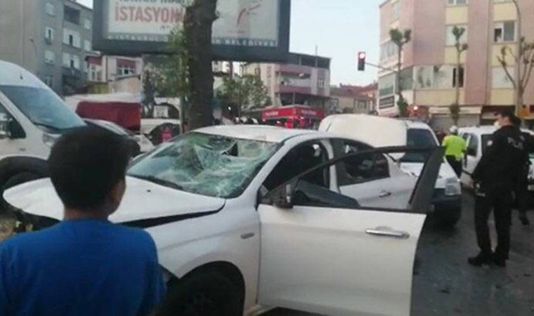 Drift yapan magandalar aracı onlarca kişinin üzerine sürdü: Ortalık savaş alanına döndü
