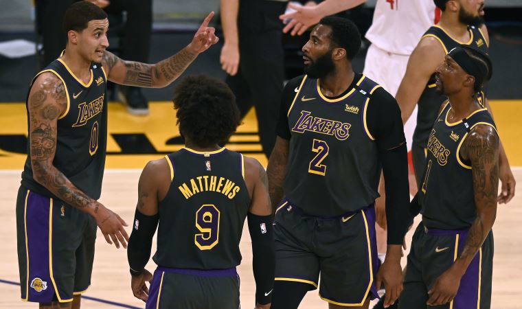 NBA’de son şampiyon Lakers, Play-Off için eleme oynayabilir