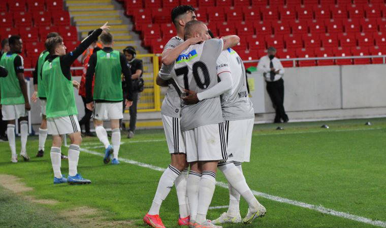 Süper Lig şampiyonu Beşiktaş, sevincini sosyal medyada paylaştı