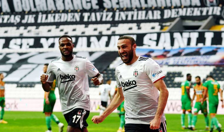Beşiktaşlı Cenk Tosun'dan şampiyonluk paylaşımı