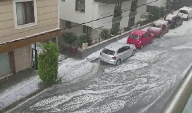 İstanbul Çekmeköy’de dolu yağışı etkili oldu