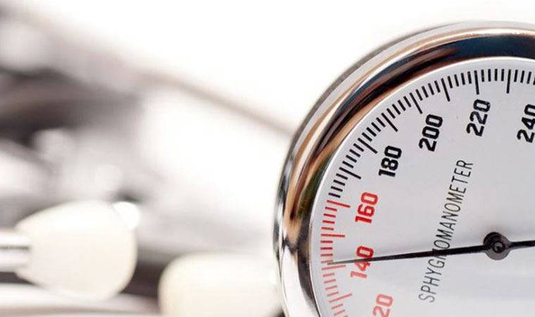 Hipertansiyon hastalarına tuz, aşırı kilo, sigara ve alkol uyarısı