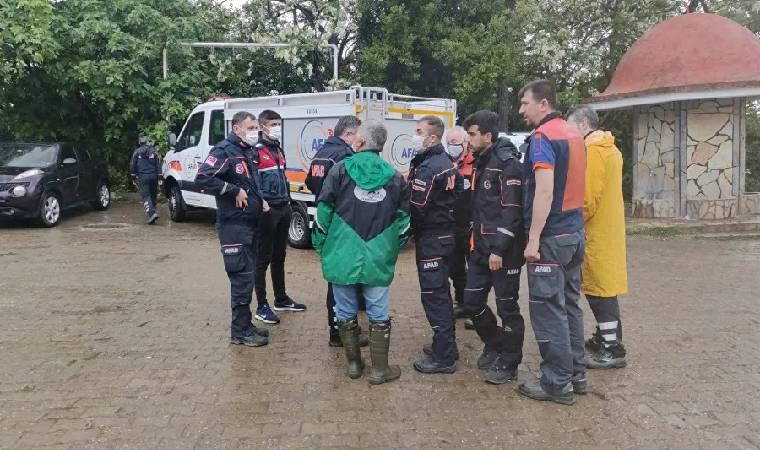 Gürle Dağı'ndan atlayan paraşütçü kayboldu