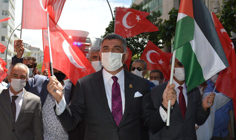 CHP'li Erol, İsrail'in Filistinlilere yönelik saldırılarını protesto için yürüdü