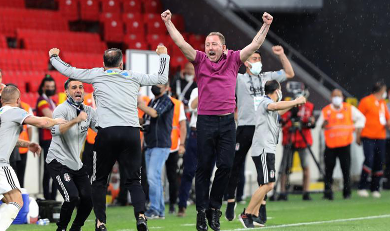 Ligi şampiyon tamamlayan Beşiktaş, yaklaşık 1 milyar lira gelir elde edecek