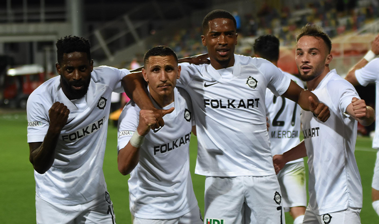 Altay, İstanbulspor karşısında Paixao ile güldü