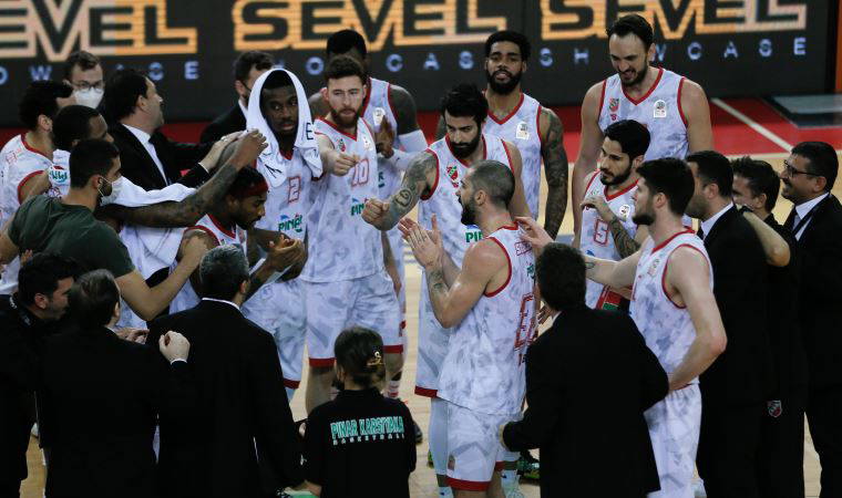 Basketbol Süper Ligi'nde Pınar Karşıyaka, Türk Telekom'u saf dışı bıraktı