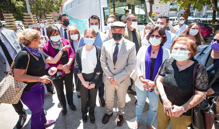 Tunç Soyer erkek şiddetine uğrayan Zeynep Çetinkaya’nın davasına katıldı