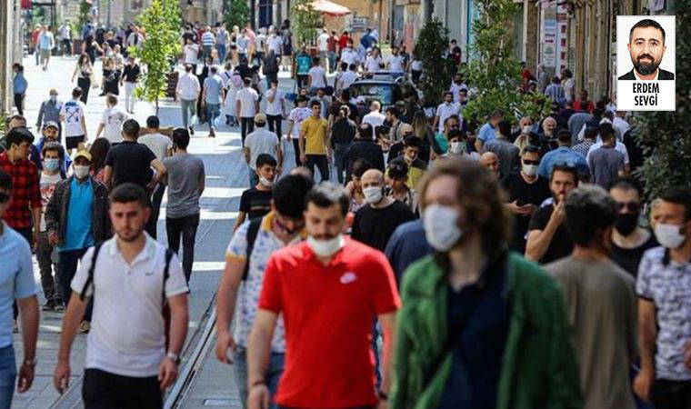 Türkiye'de gençler, güvencesiz işlerde karın tokluğuna çalışıyorlar ve geleceklerini yurtdışında görüyorlar
