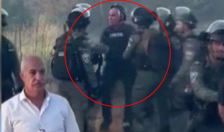 İsrail güçleri, Kudüs’te CNN muhabirini tartakladı