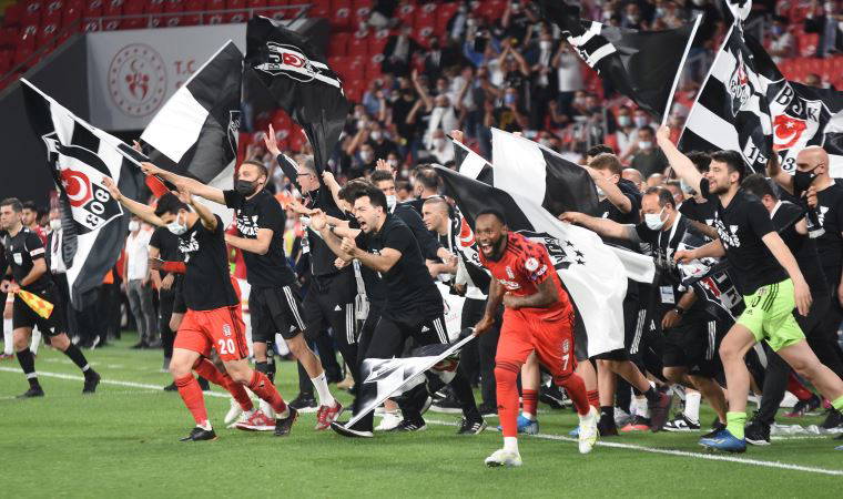 Beşiktaş, Türk bayrağını formasında taşıyan tek takım olacak