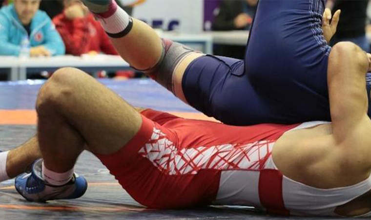 Milli güreşçi Erhan Yaylacı'dan altın madalya