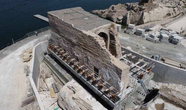 Hasankeyf'teki 692 yıllık Küçük Saray'ın yükseltilme çalışması sürüyor