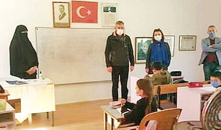 Köy imamının eşinin derslere çarşafla girilmesi! MEB: Sorun yok