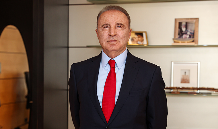 Ünal Aysal: 