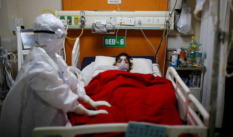 Covid-19 tetikledi: Hindistan'da kara mantardan sonra yeni alarm!