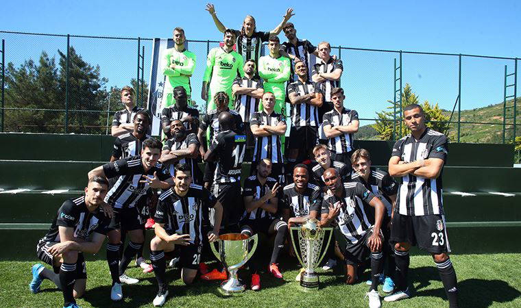 Beşiktaş'ın şampiyonluk formaları satışta