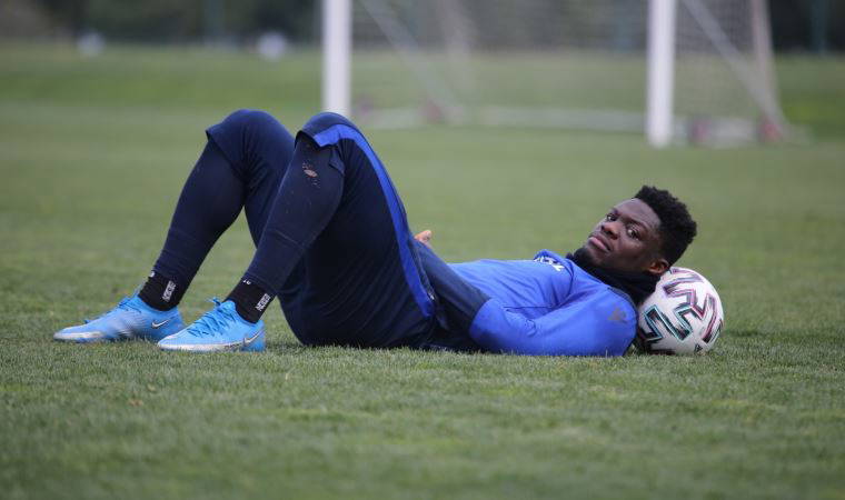 İtalyan kulüpleri Trabzonsporlu Ekuban için bastırıyor