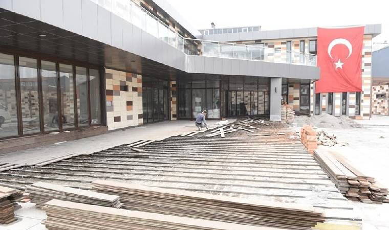 ÇÜRÜMEYE TERK EDİLMİŞTİ