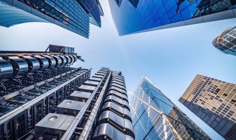 İklim krizi: Greenpeace ve Dünya Doğal Hayatı Koruma Vakfı'na göre İngiliz finans sektörü karbon salımında ilk 10'da yer alıyor