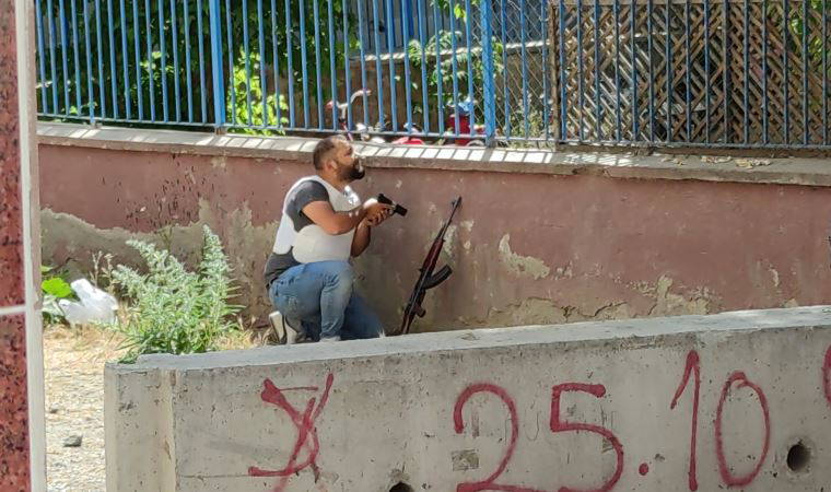 Karakol bahçesinde tüfekle ateş açan şüpheliye gözaltı