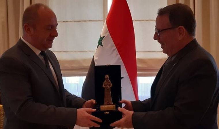 Suriyeli bir bakan 10 yıl sonra ilk kez Suudi Arabistan'da