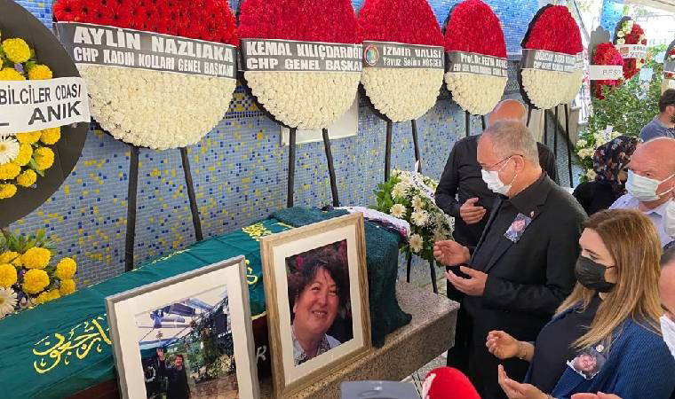 CHP İzmir Milletvekili Atila Sertel'in eşi Gazeteci Ziynet Sertel son yolculuğuna uğurlandı
