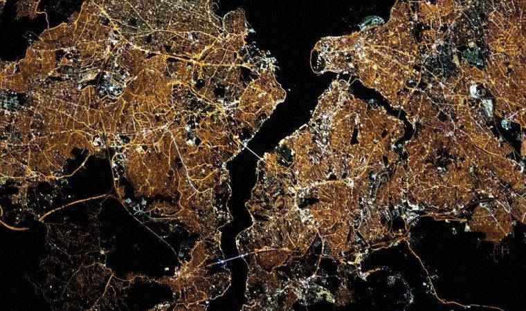 NASA'nın 'ışıldayan' İstanbul uydu görüntüsü çevrecileri neden kaygılandırıyor?