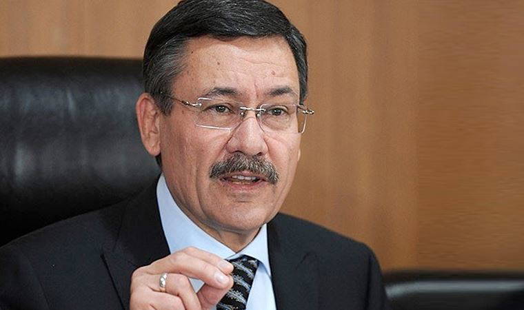 Formayı 'başörtüsü' sanan Melih Gökçek'e yurttaştan tepki: 
