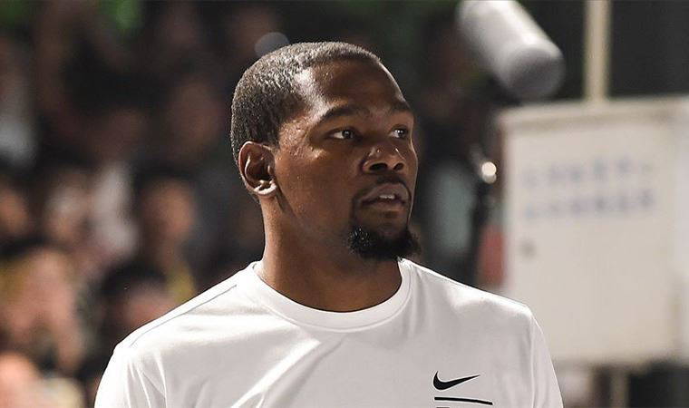 Kevin Durant, su şişesi fırlatan taraftar hakkında açıklamalarda bulundu
