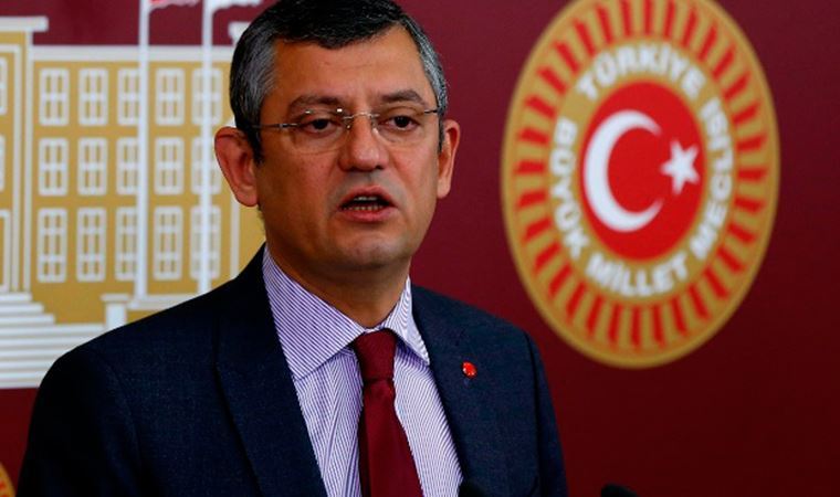 Bahçeli'nin 'Anayasa' çağrısına Özel'den Anıtkabir hatırlatması