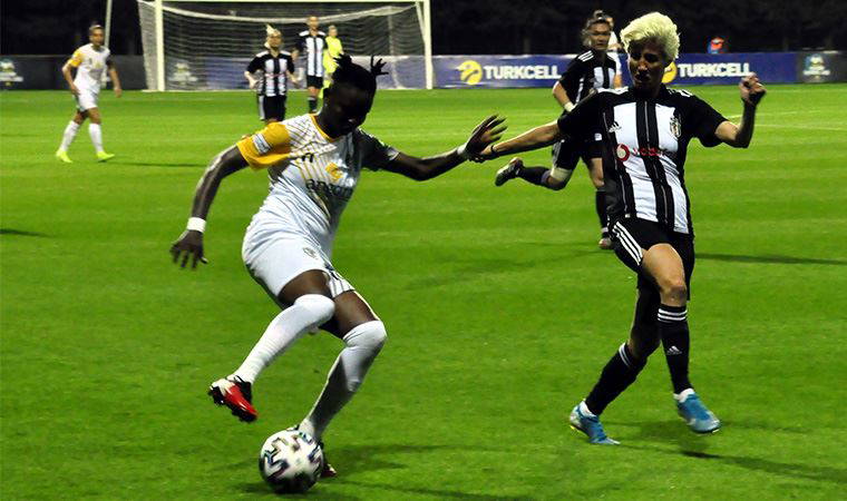 Kadın Futbol Ligi'nde şampiyon belli oluyor