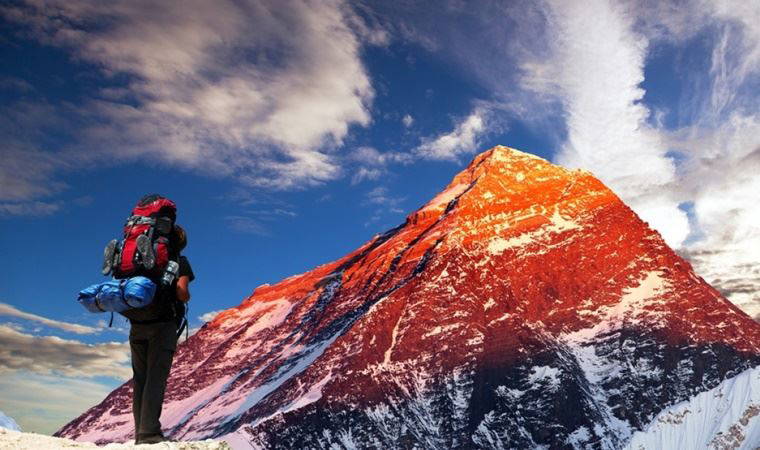 Koronavirüs 'dünyanın çatısı'na tırmandı