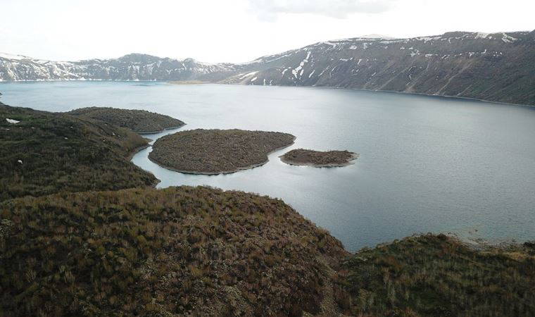 'Yeryüzü cenneti' Nemrut Krater Gölü, en sessiz günlerini yaşıyor