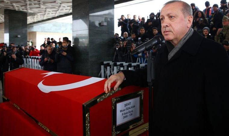 Engin Altay'dan fotoğrafla ihbar: Ey İstanbul Savcısı, bir saygısızlık arıyorsan burada!