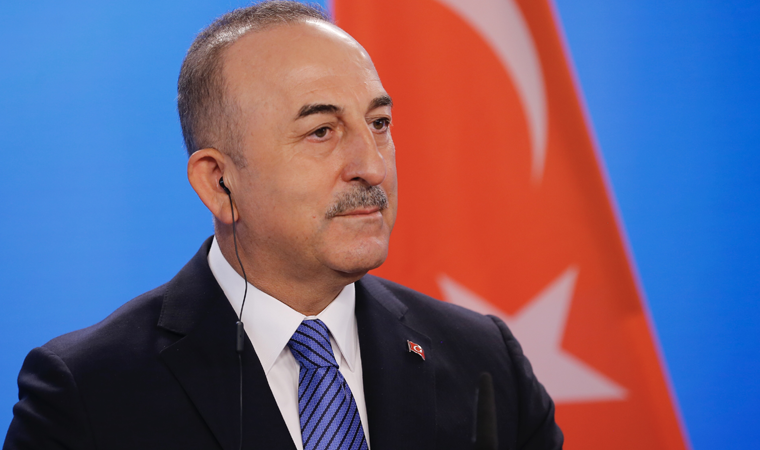 Çavuşoğlu'nun “Turistin görebileceği herkesi Mayıs sonuna kadar aşılayacağız” sözlerine tepki yağdı
