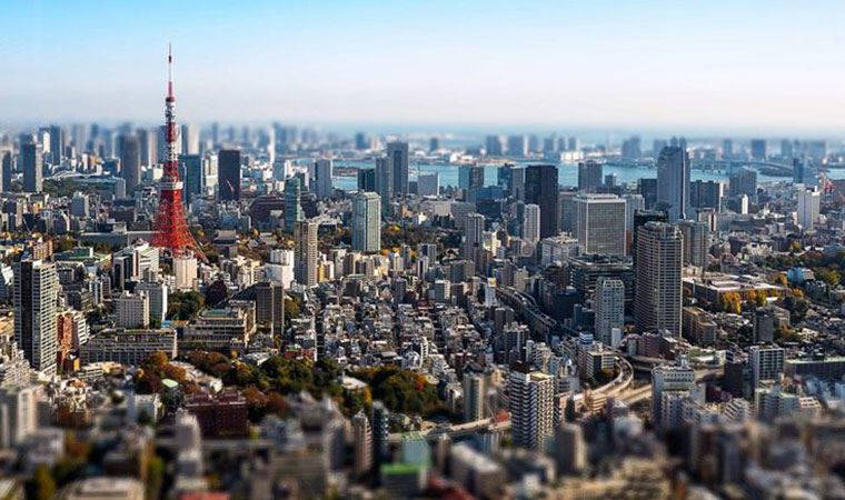 Japonya'da atıştırmalık böcek satan otomat açıldı