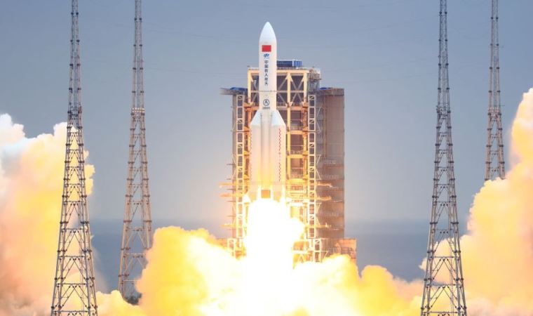 Çin'in uzaya gönderdiği roketin enkazı Dünya'ya düşebilir, Türkiye de risk altındaki ülkeler arasında gösteriliyor