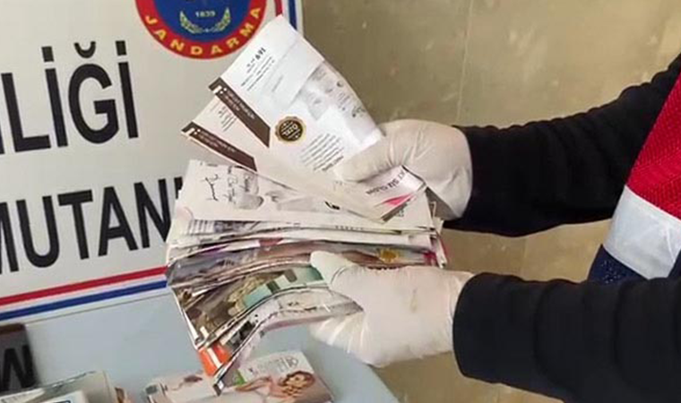 Gazete kağıdından desteleri, Avustralya doları diye sattılar