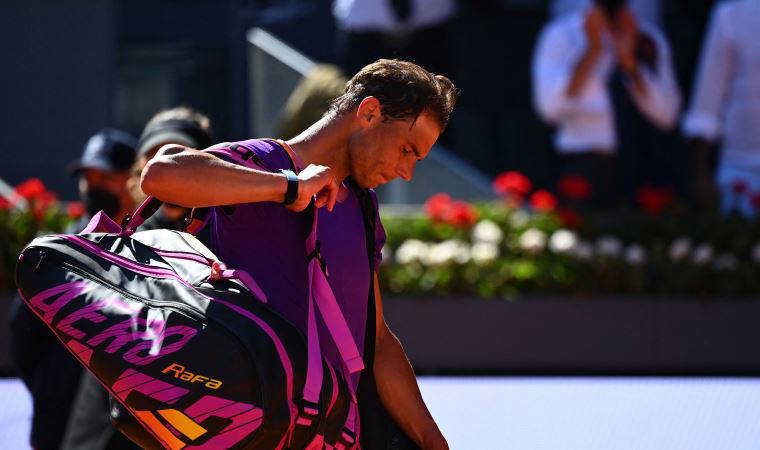 Rafael Nadal, toprak kortta üst üste 3. kez havlu attı