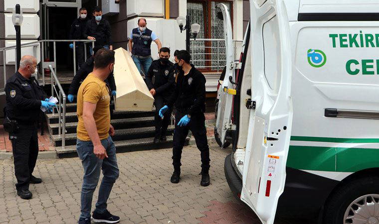 Baba ile 11 yaşındaki kızı evlerinde ölü bulundu