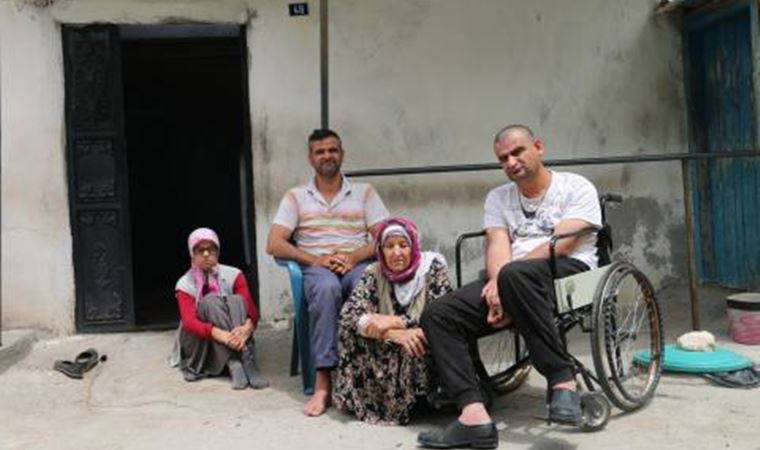 Adıyamanlı fedakar anne bedensel engelli üç çocuğuna bebek gibi bakıyor