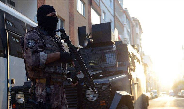 İstanbul'da 'DHKP/C operasyonu' kamerada! 7 gözaltı